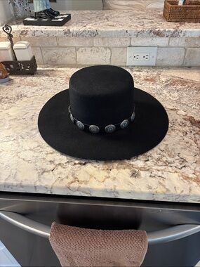 Meccafox Black Wide Brim Wool Felt Hat with Concho Band
